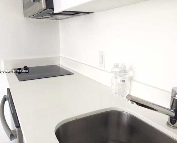 Small Image of 801 15TH ST #107, Miami Beach Number 6