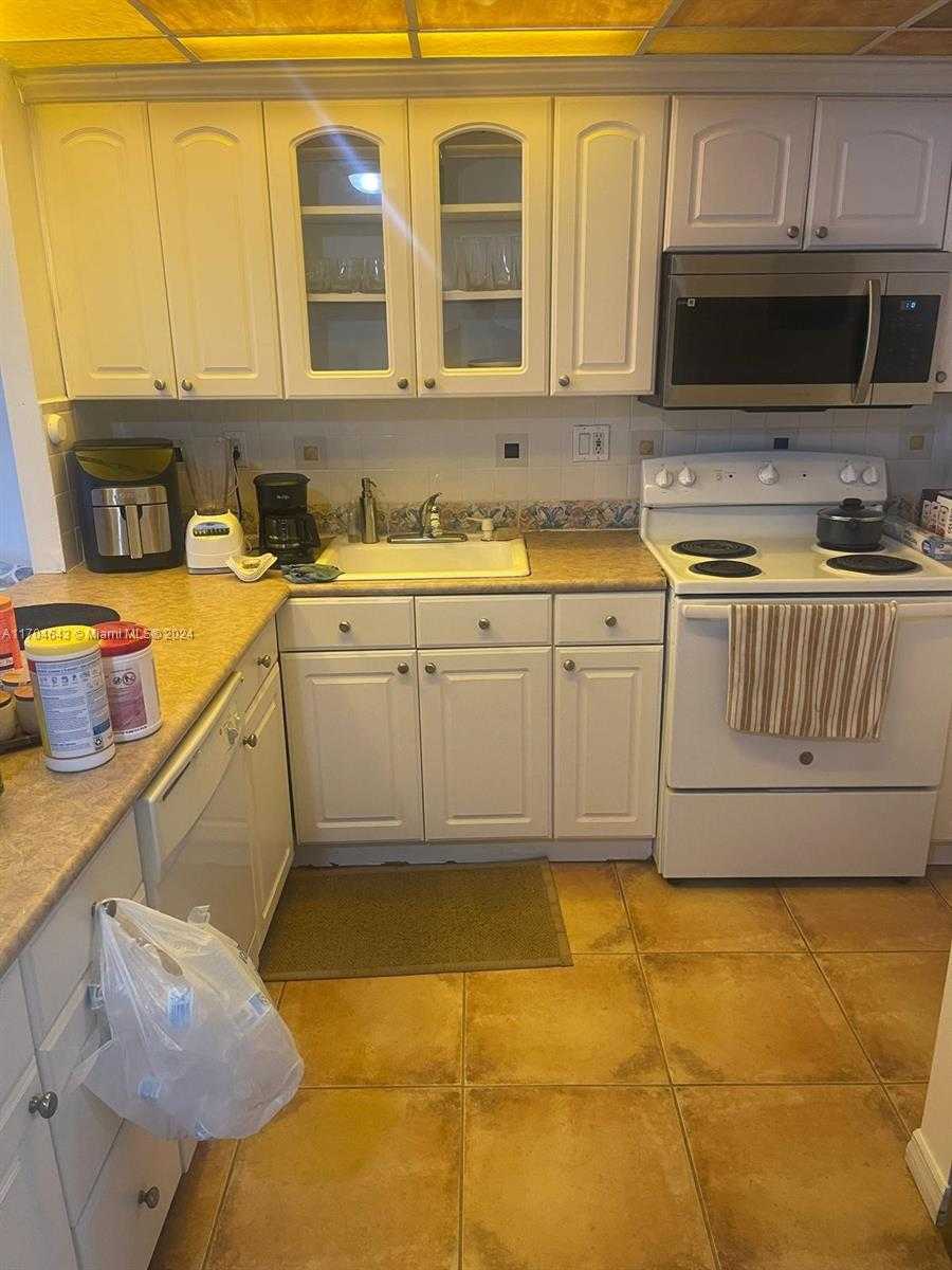 Small Image of 250 174TH ST #2110, Sunny Isles Beach Number 2