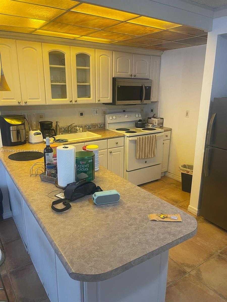 Small Image of 250 174TH ST #2110, Sunny Isles Beach Number 3