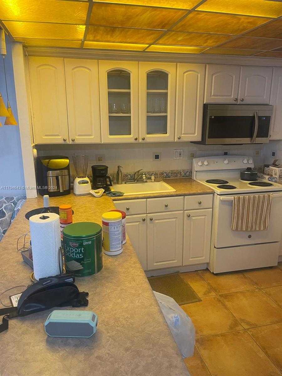 Small Image of 250 174TH ST #2110, Sunny Isles Beach Number 4