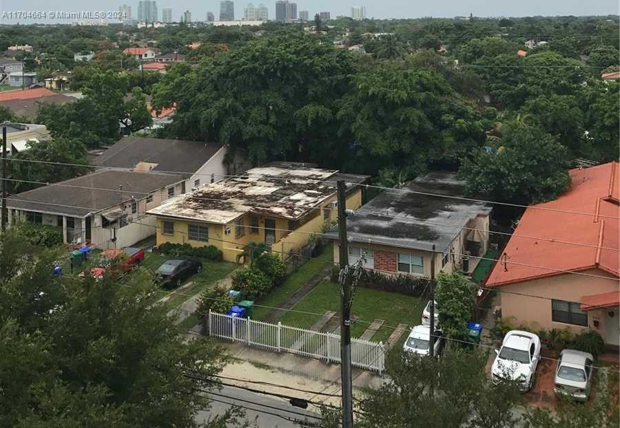Small Image of 3500 CORAL WAY #703, Miami Number 10