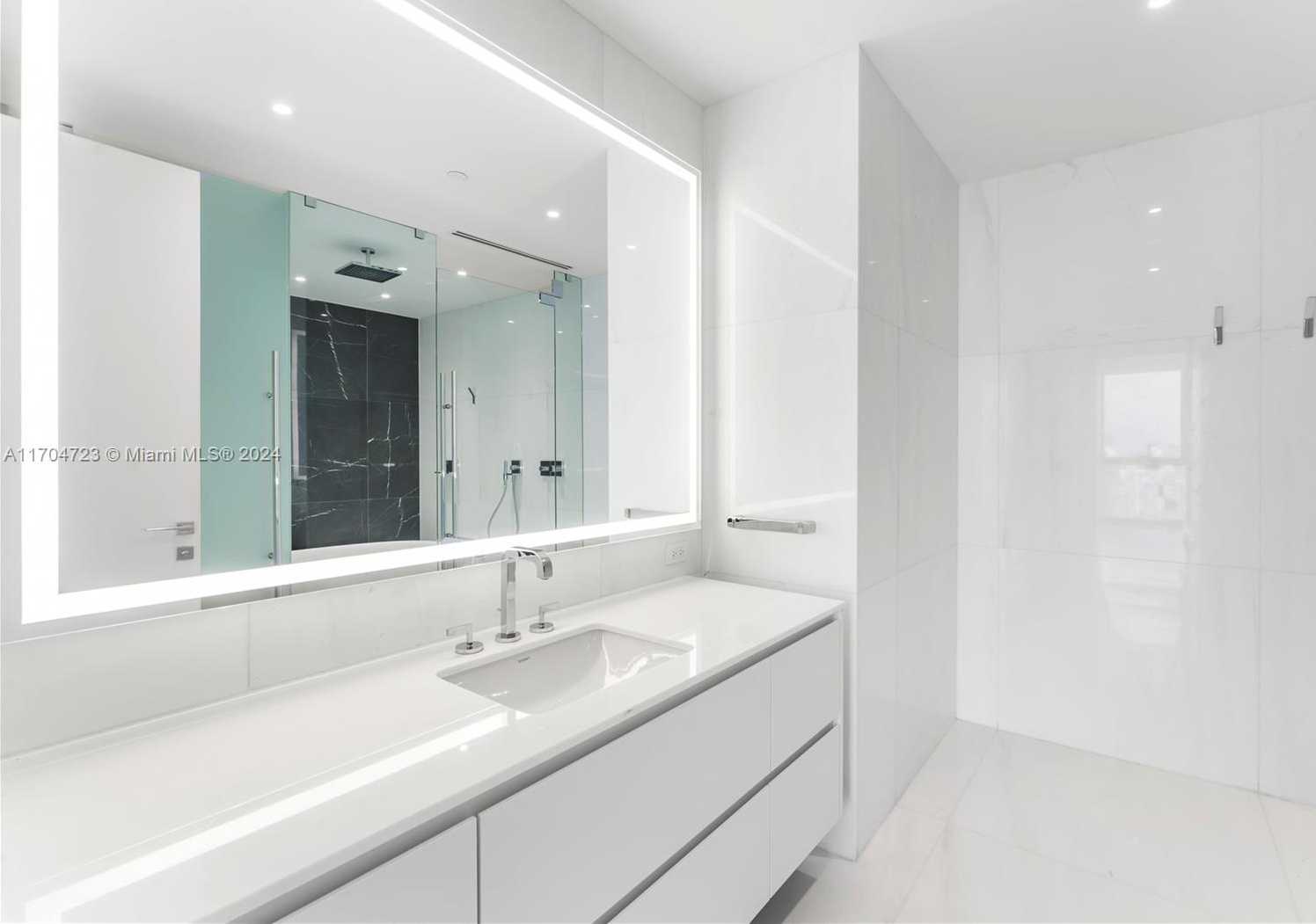 Small Image of 300 BISCAYNE BLVD WAY #5209, Miami Number 11