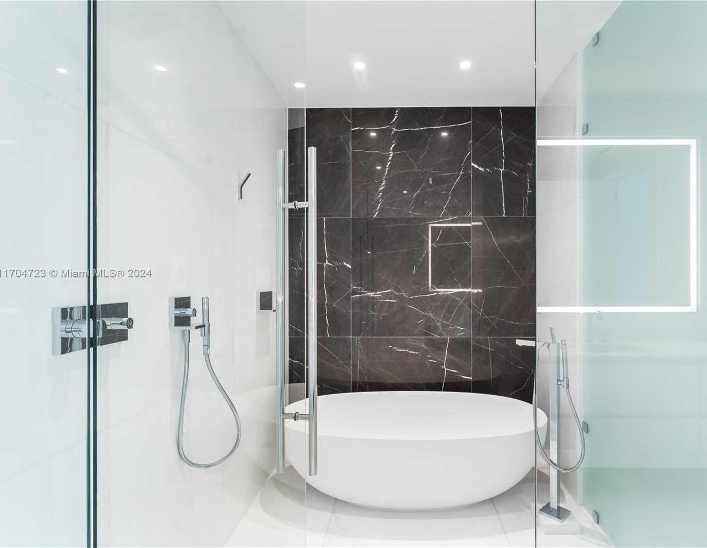 Small Image of 300 BISCAYNE BLVD WAY #5209, Miami Number 12