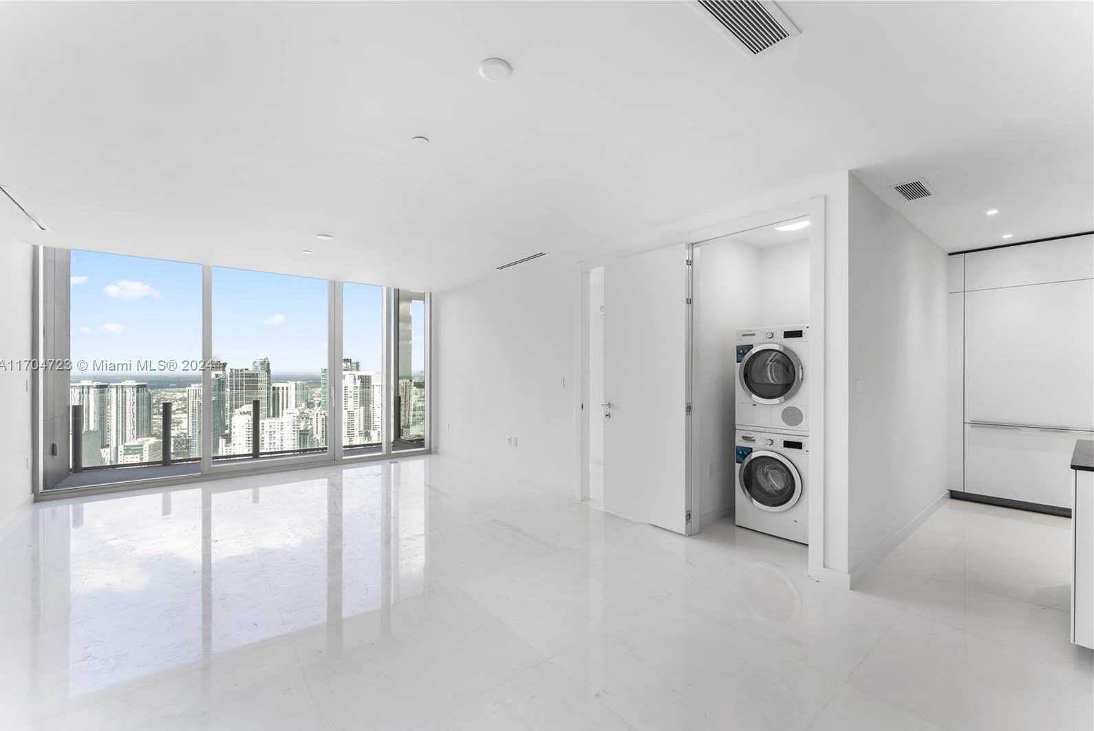 Small Image of 300 BISCAYNE BLVD WAY #5209, Miami Number 3