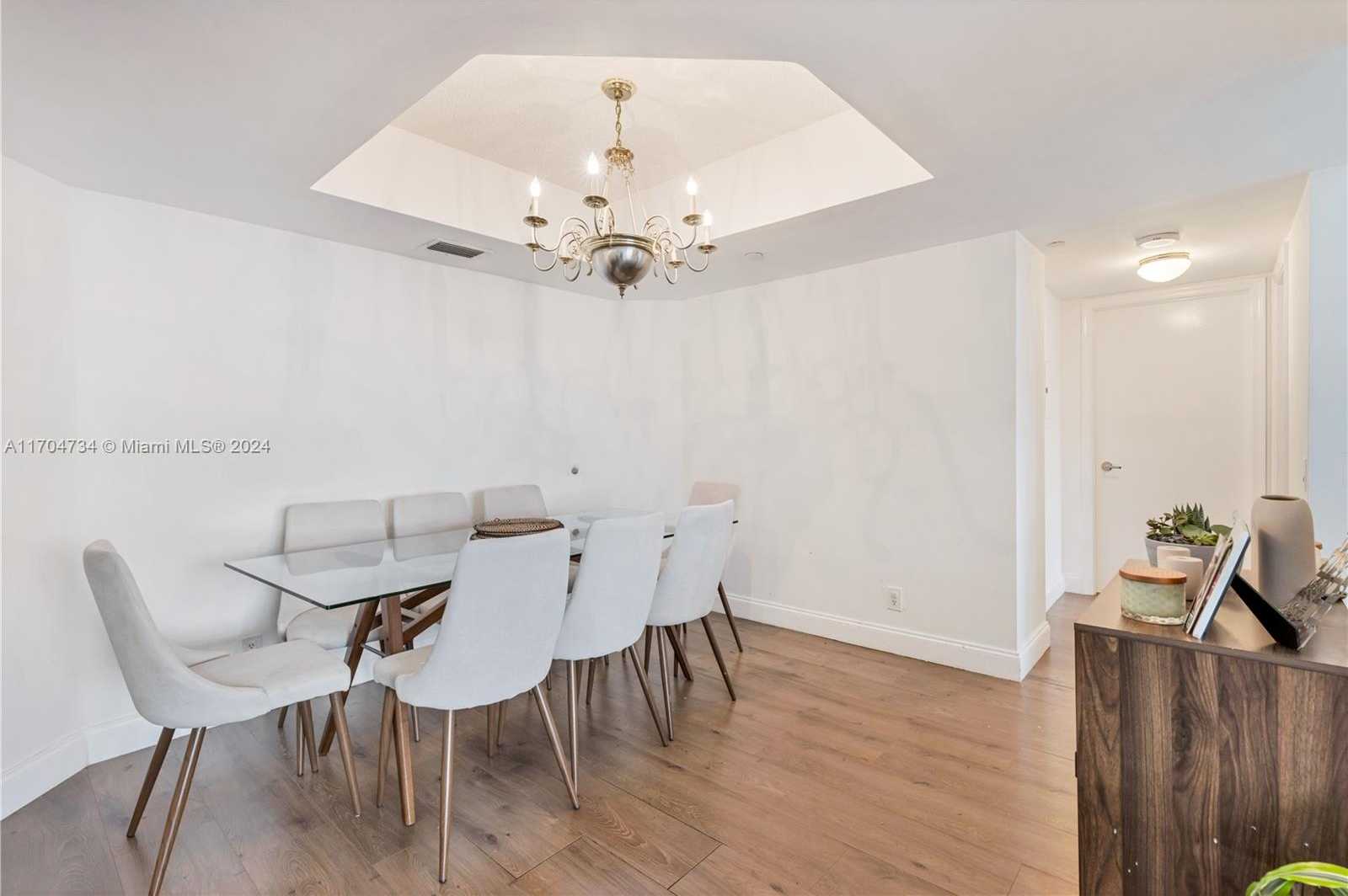 Small Image of 3640 YACHT CLUB DR #607, Aventura Number 6
