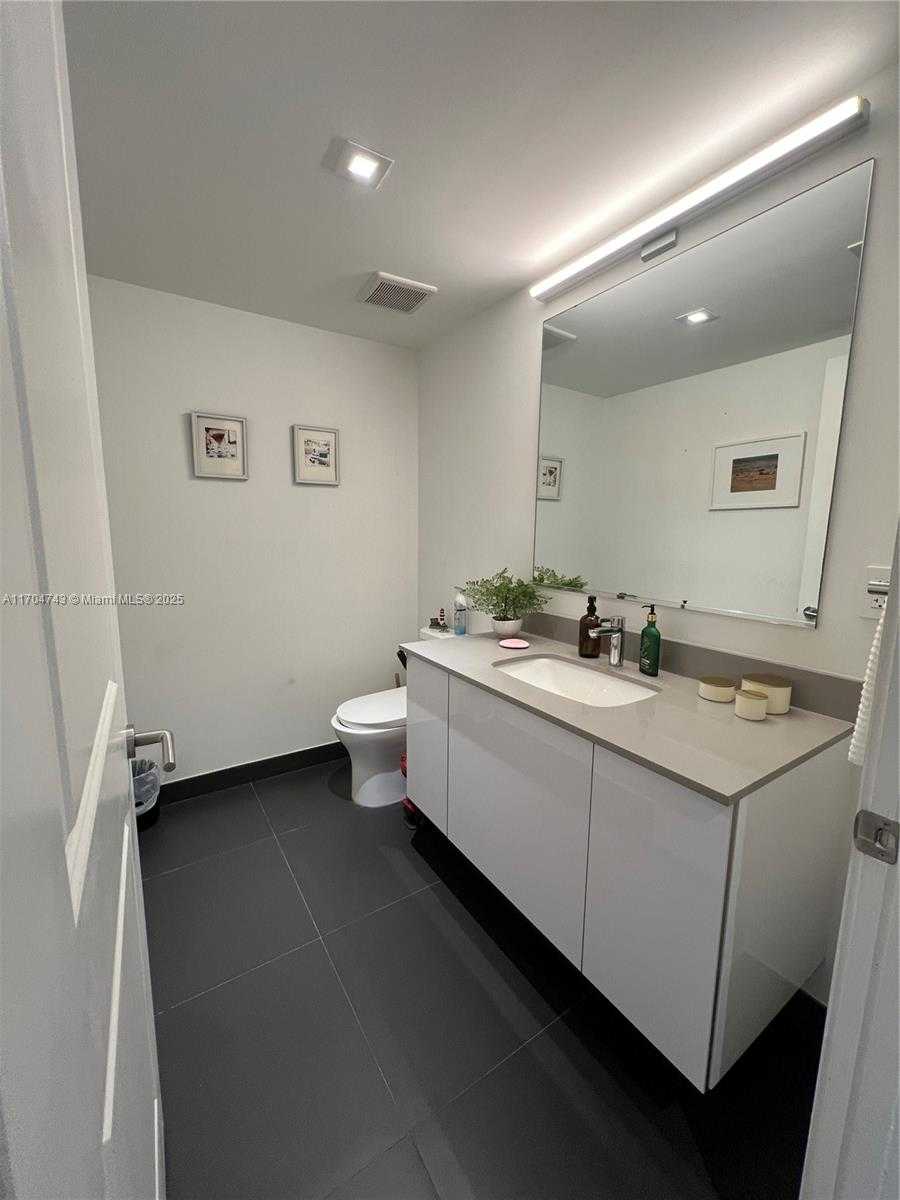 Small Image of 1600 NORTH EAST 1ST AVE #1111, Miami Number 18