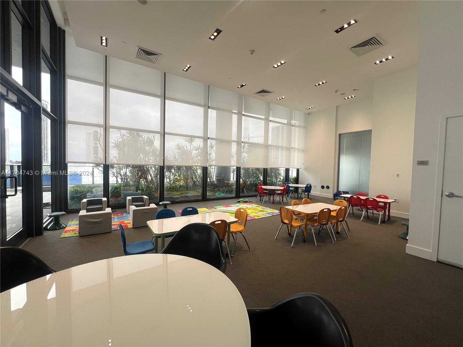 Small Image of 1600 NORTH EAST 1ST AVE #1111, Miami Number 35
