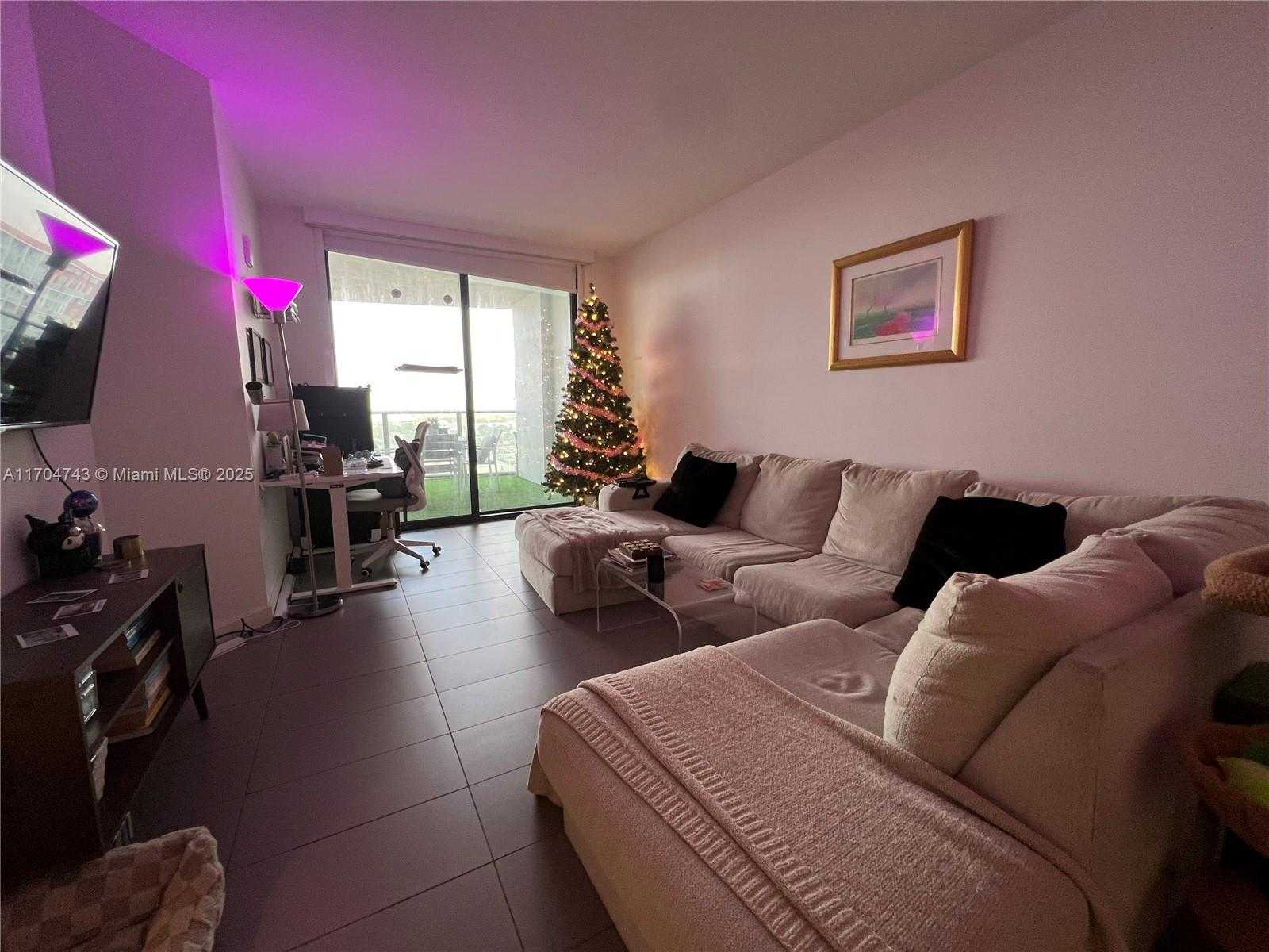 Small Image of 1600 NORTH EAST 1ST AVE #1111, Miami Number 5