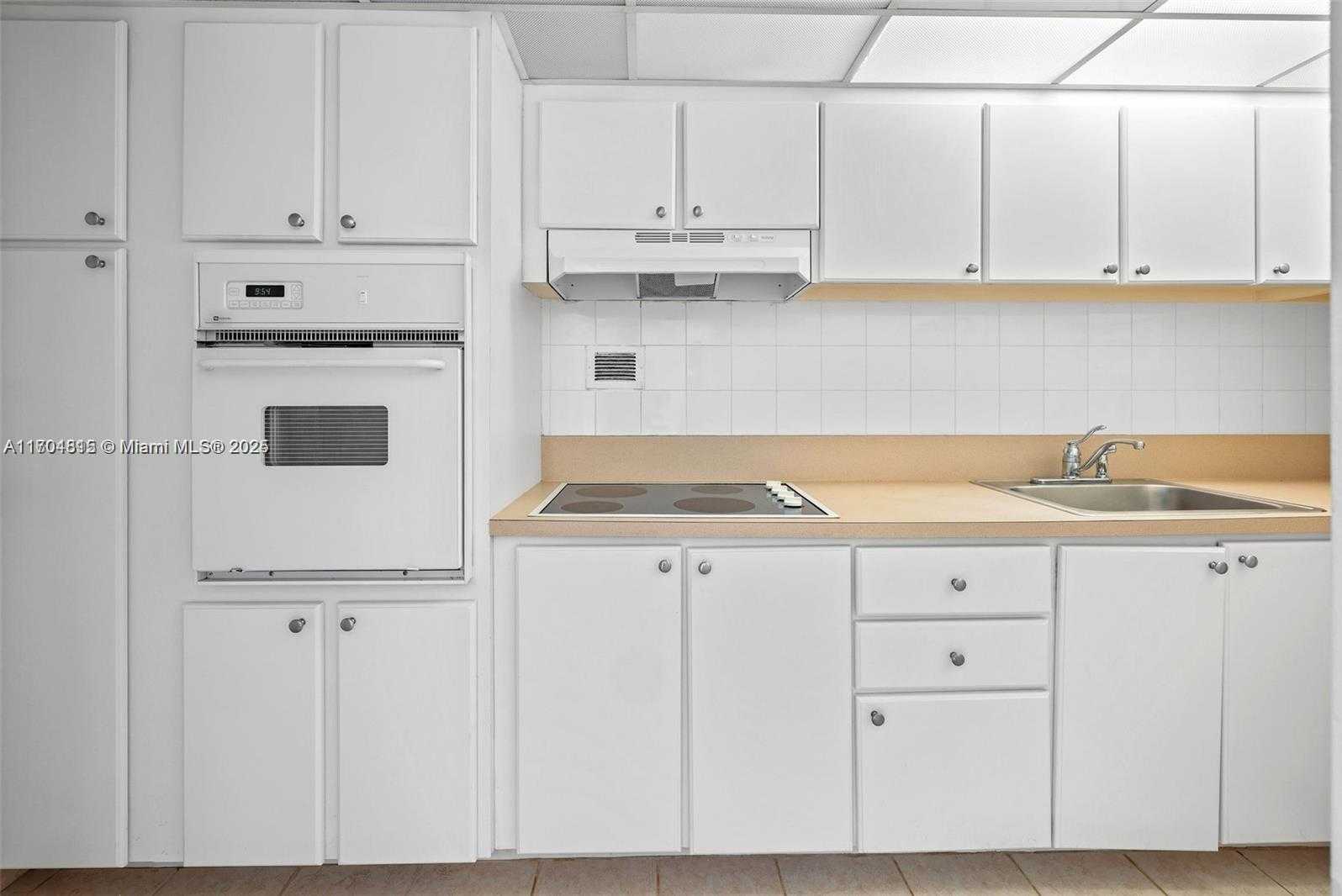 Small Image of 1000 WEST AVE #1105, Miami Beach Number 17