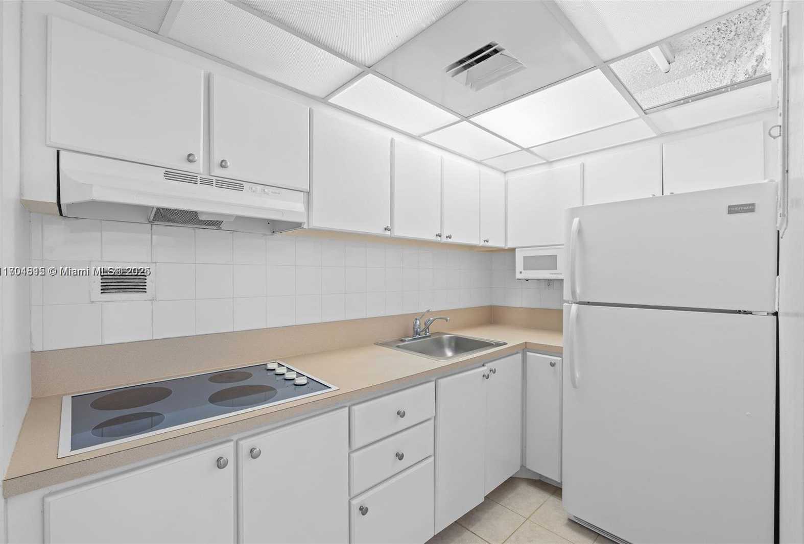 Small Image of 1000 WEST AVE #1105, Miami Beach Number 18