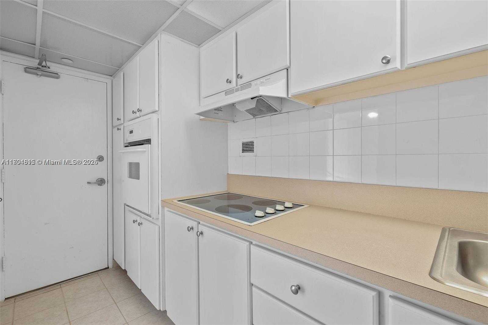 Small Image of 1000 WEST AVE #1105, Miami Beach Number 19