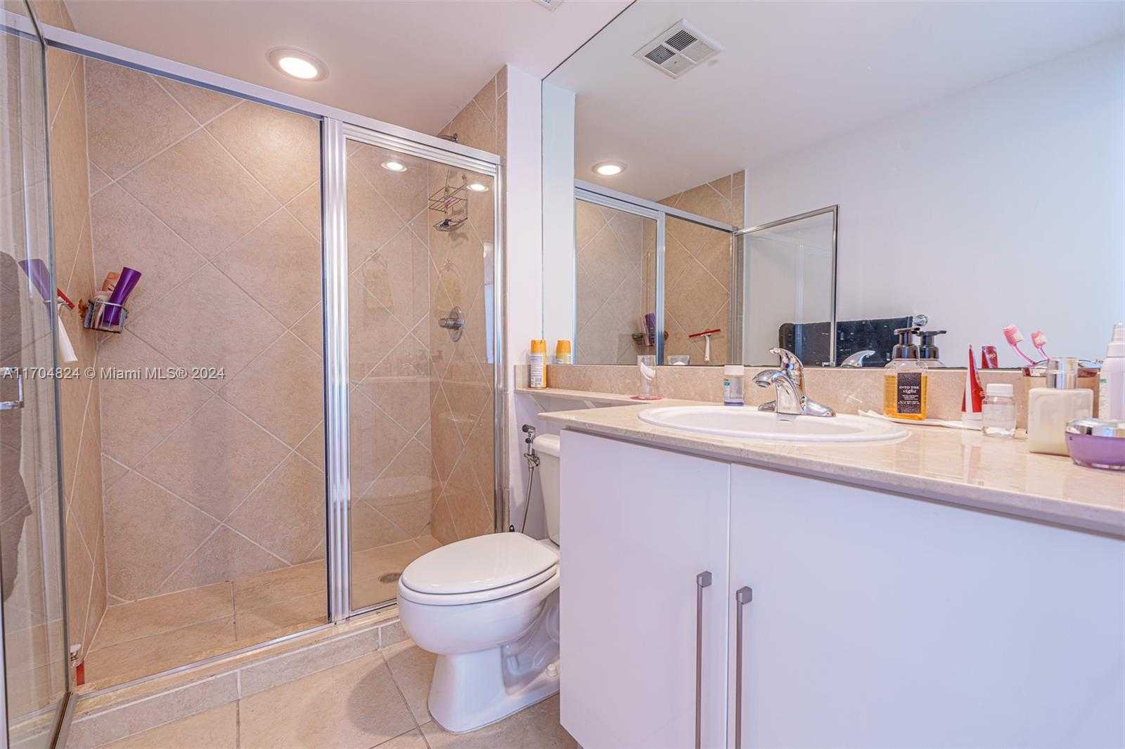 Small Image of 335 SOUTH BISCAYNE BLVD #3005, Miami Number 17