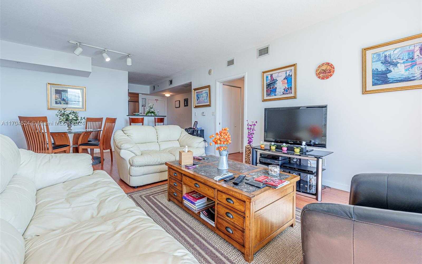 Small Image of 335 SOUTH BISCAYNE BLVD #3005, Miami Number 18