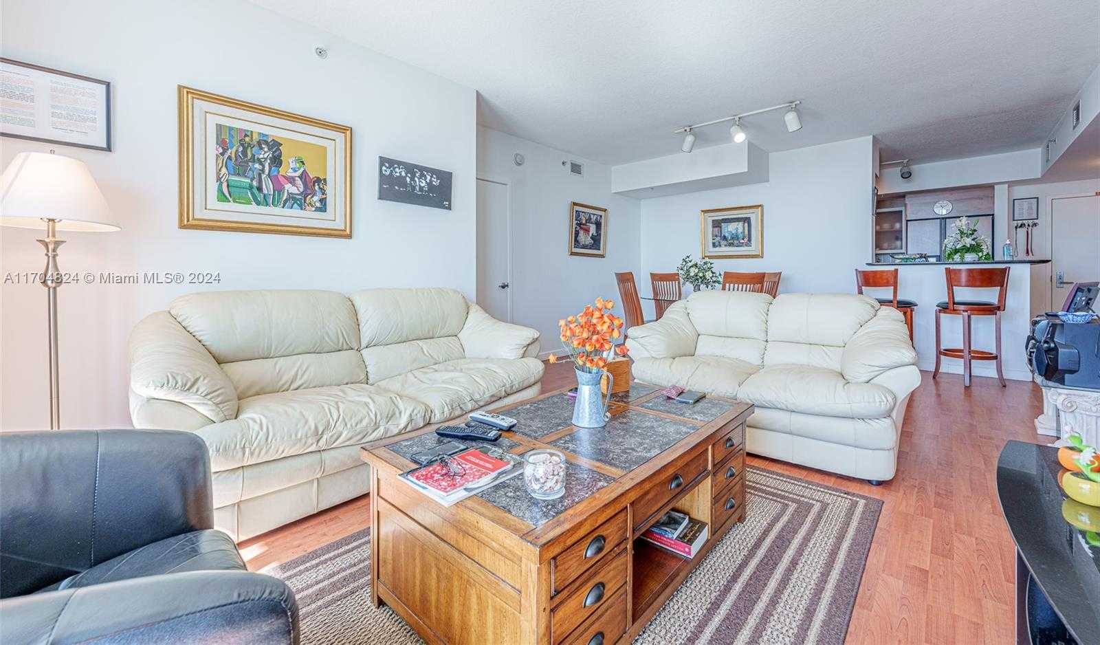 Small Image of 335 SOUTH BISCAYNE BLVD #3005, Miami Number 19