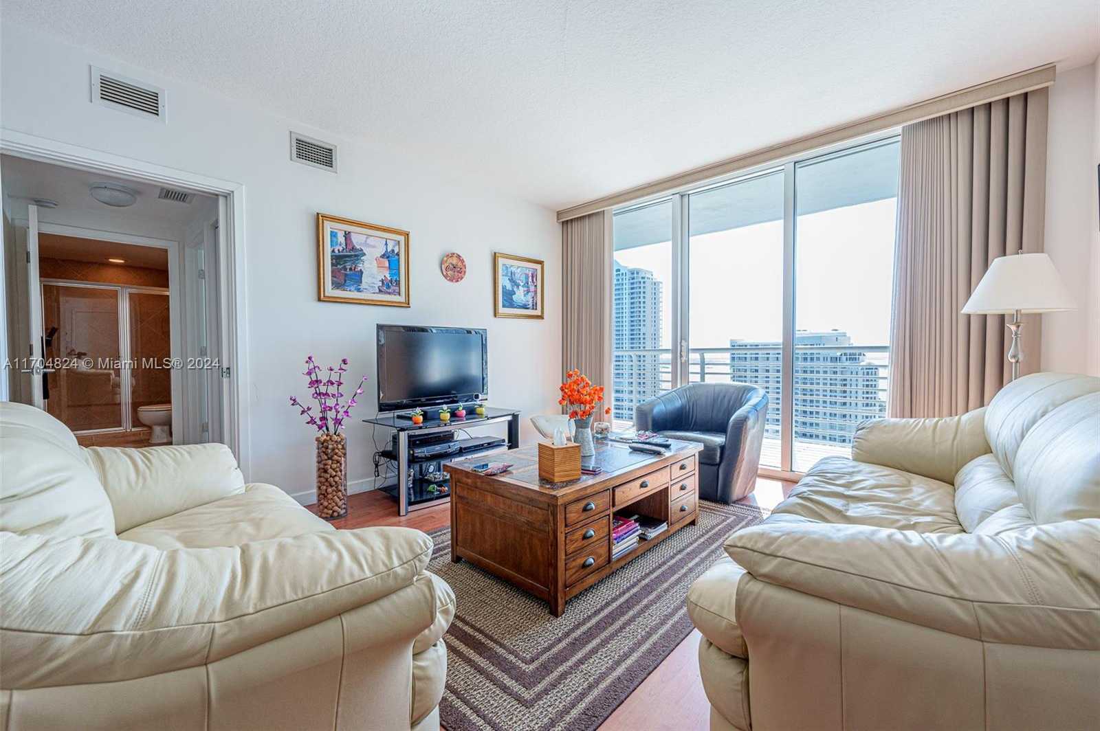 Small Image of 335 SOUTH BISCAYNE BLVD #3005, Miami Number 21