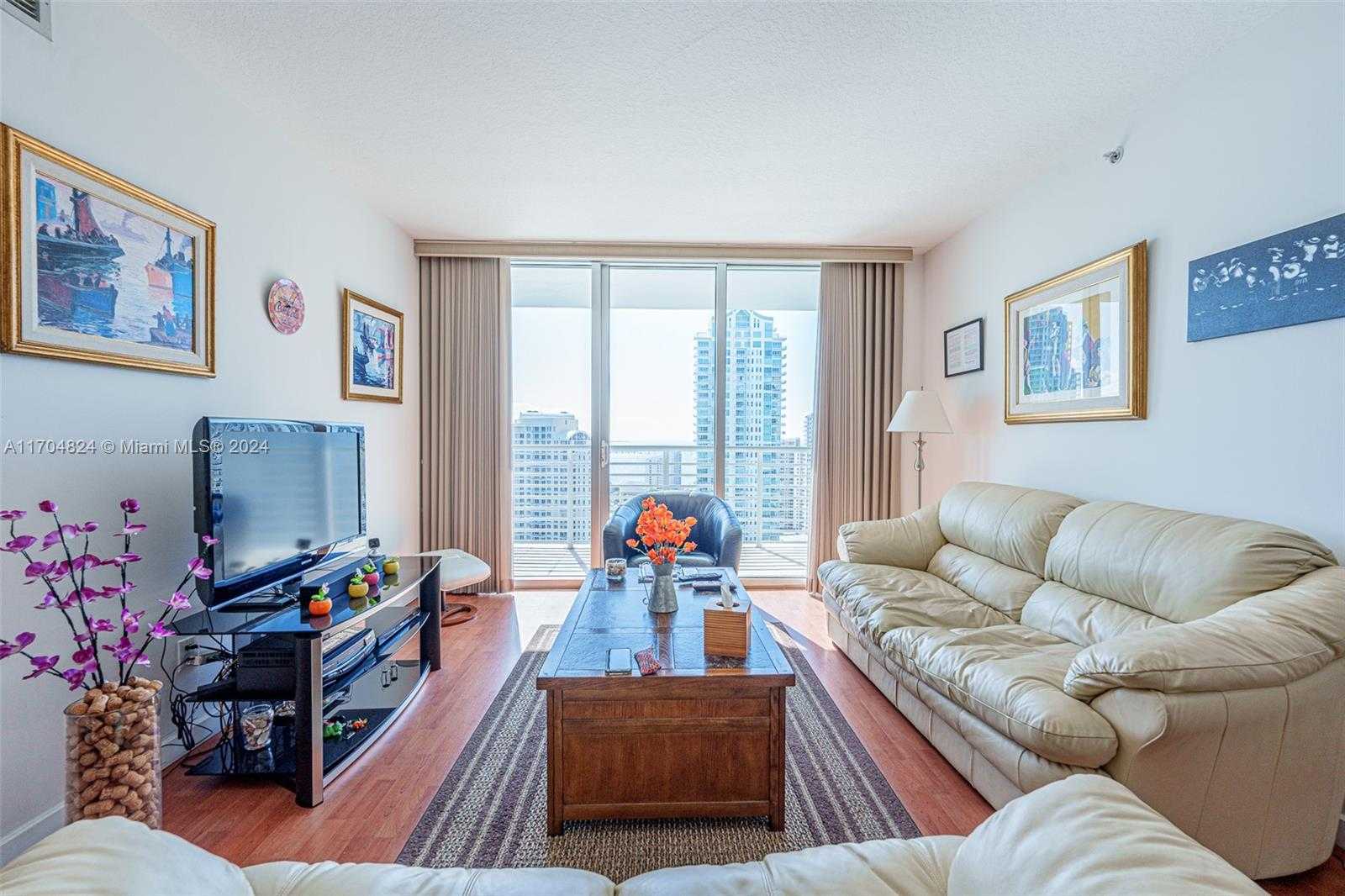 Small Image of 335 SOUTH BISCAYNE BLVD #3005, Miami Number 22