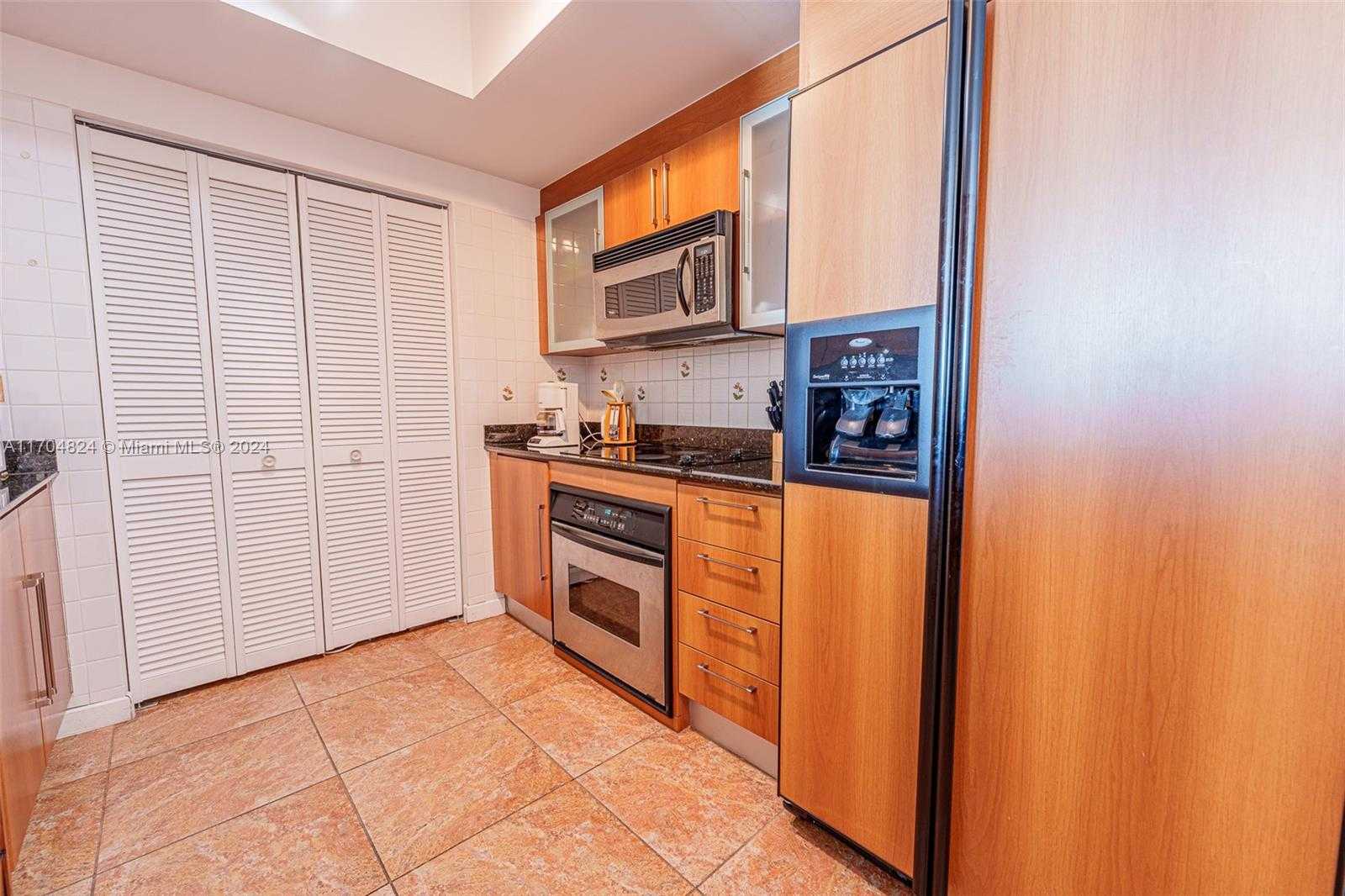 Small Image of 335 SOUTH BISCAYNE BLVD #3005, Miami Number 25