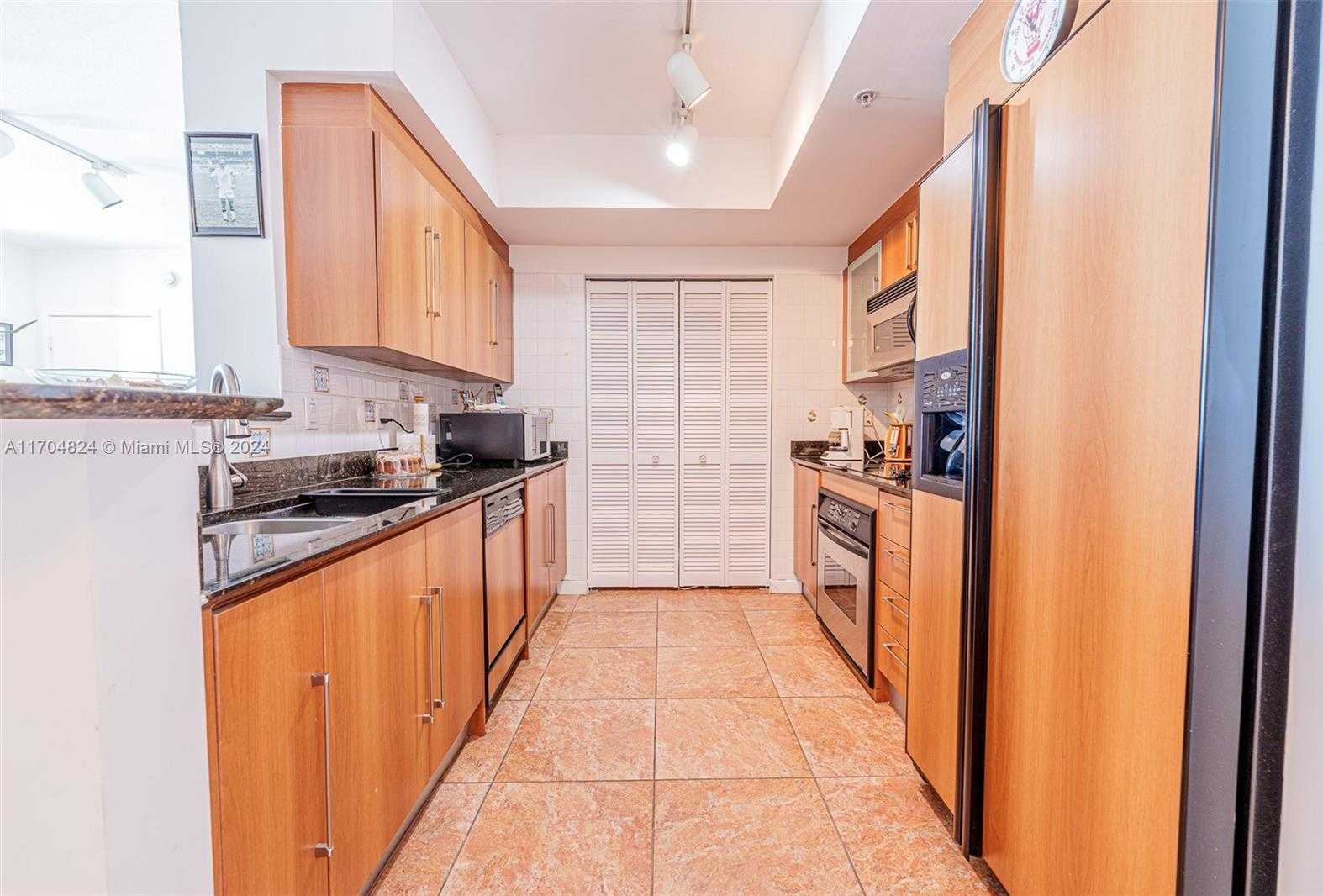 Small Image of 335 SOUTH BISCAYNE BLVD #3005, Miami Number 26