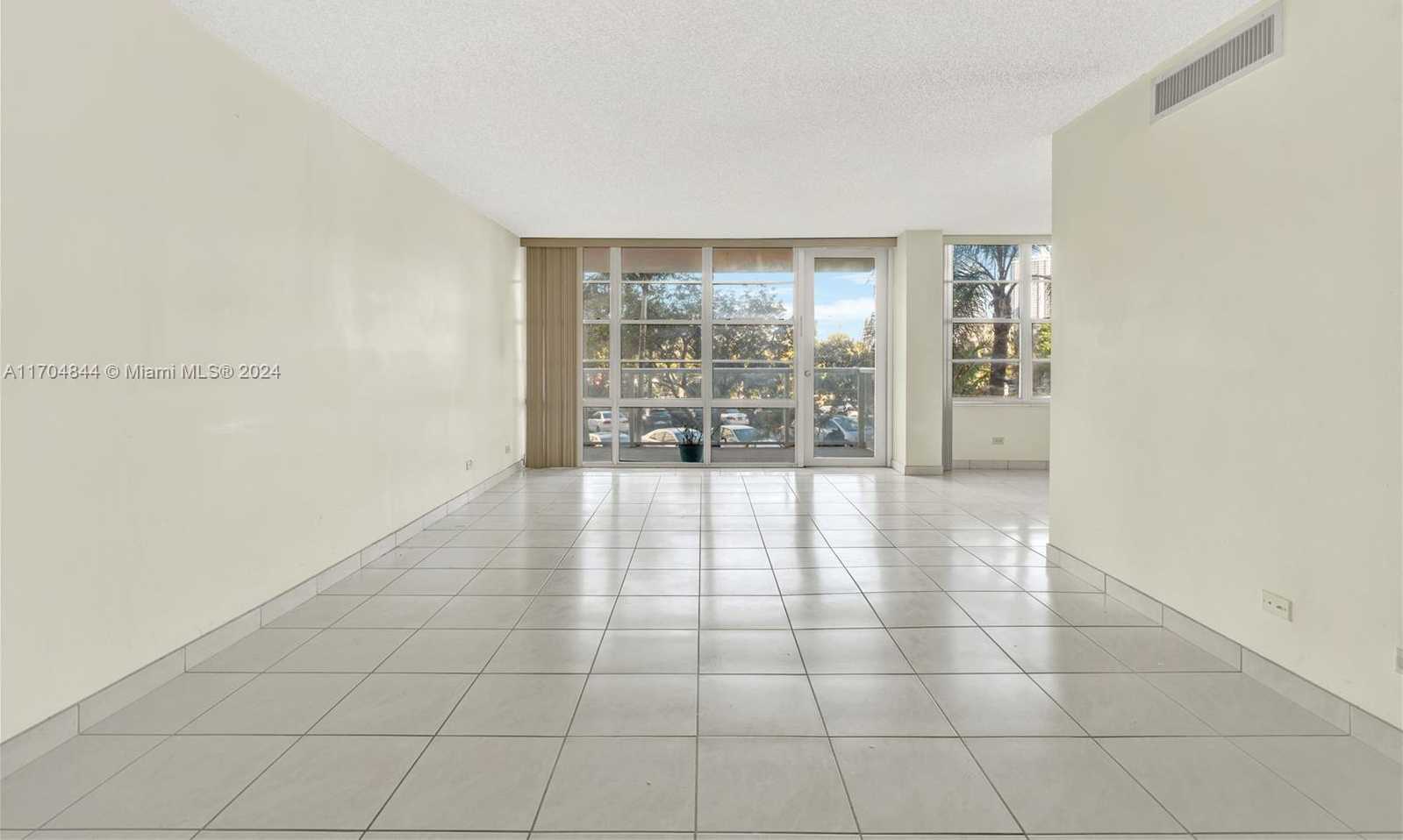 Small Image of 230 174TH ST #MO5, Sunny Isles Beach Number 11