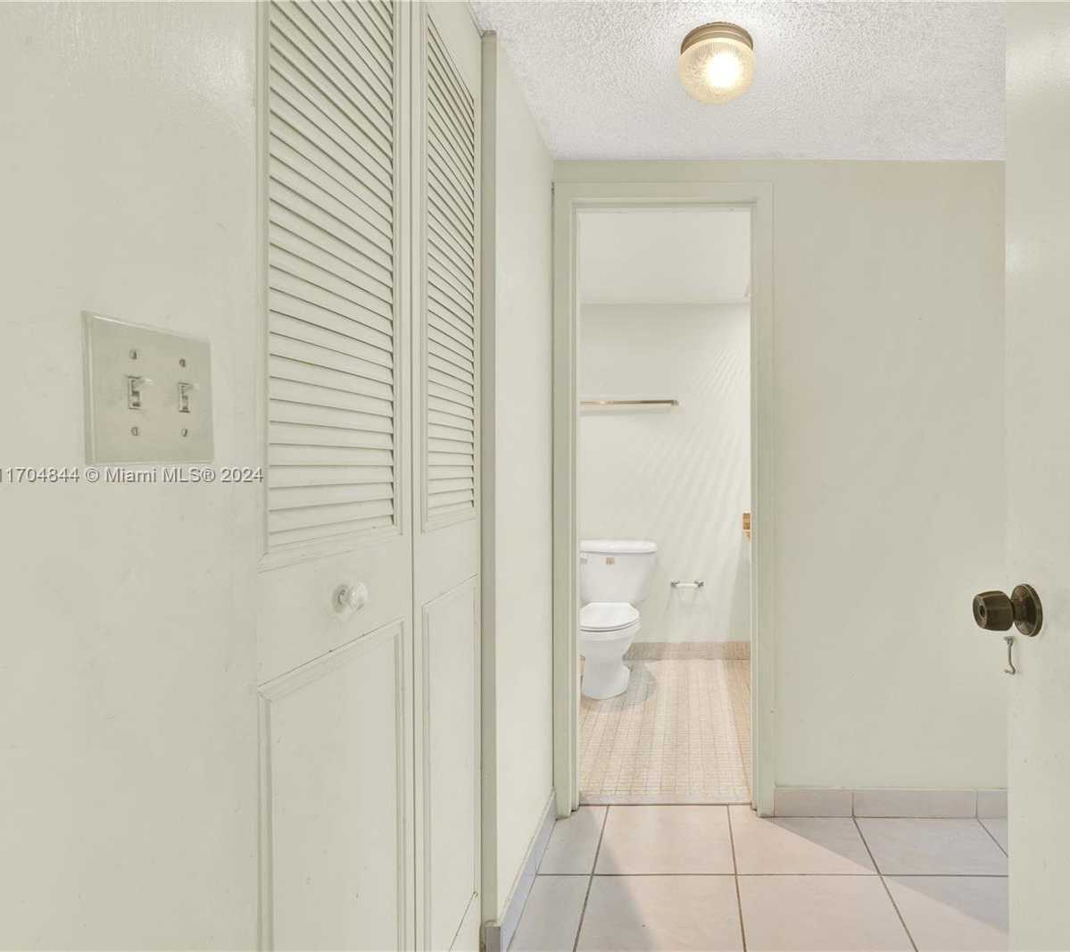 Small Image of 230 174TH ST #MO5, Sunny Isles Beach Number 16