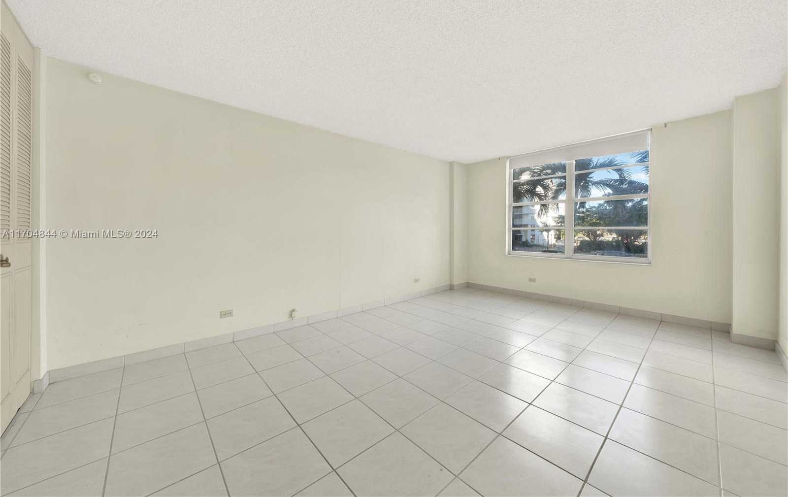 Small Image of 230 174TH ST #MO5, Sunny Isles Beach Number 19