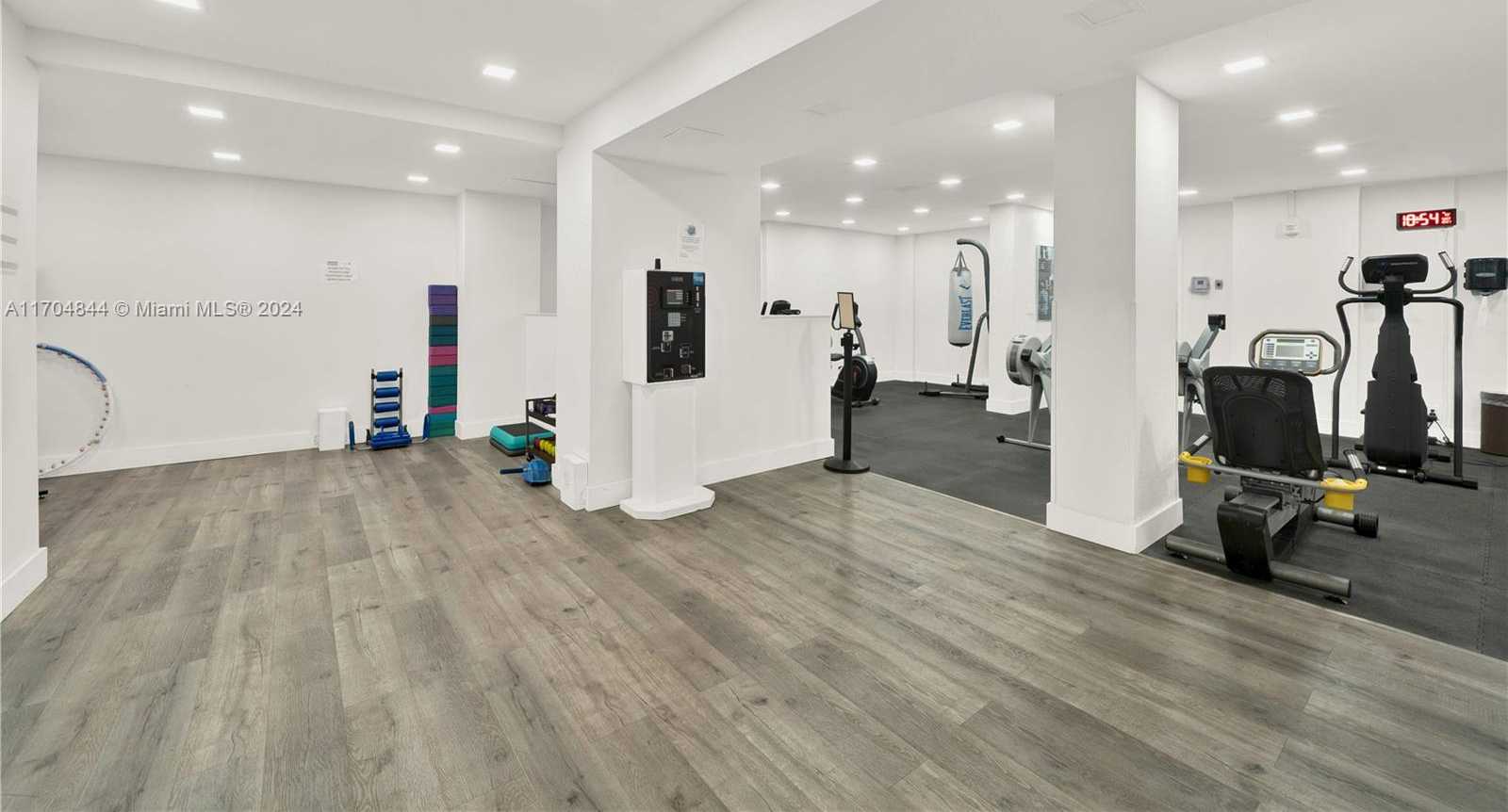 Small Image of 230 174TH ST #MO5, Sunny Isles Beach Number 29