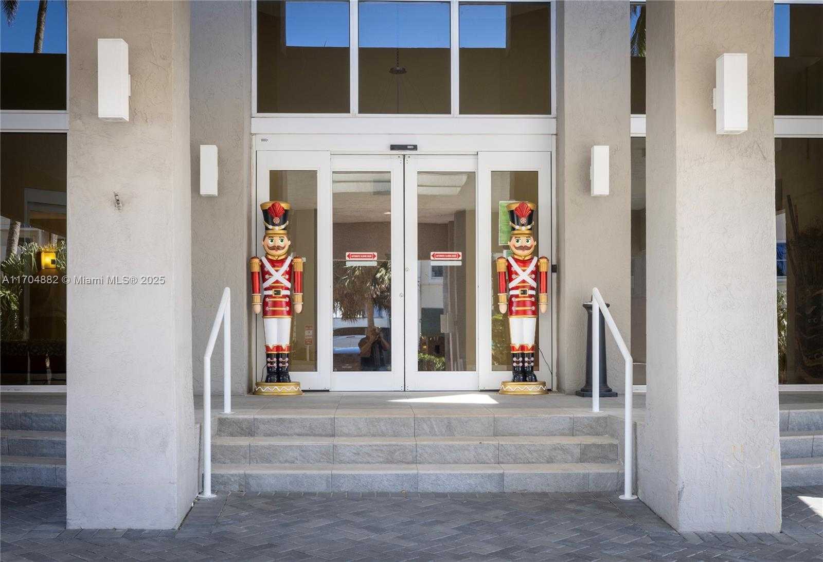 Small Image of 6767 COLLINS AVE #1409, Miami Beach Number 23