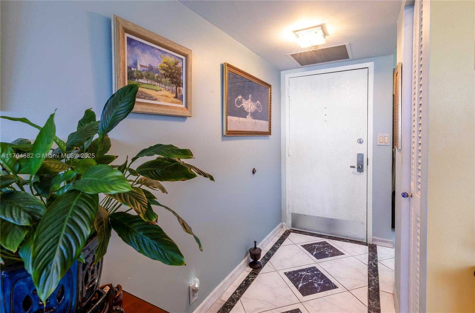 Small Image of 6767 COLLINS AVE #1409, Miami Beach Number 3
