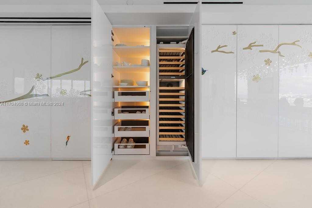 Small Image of 300 SOUTH POINTE DR #PH-5, Miami Beach Number 13