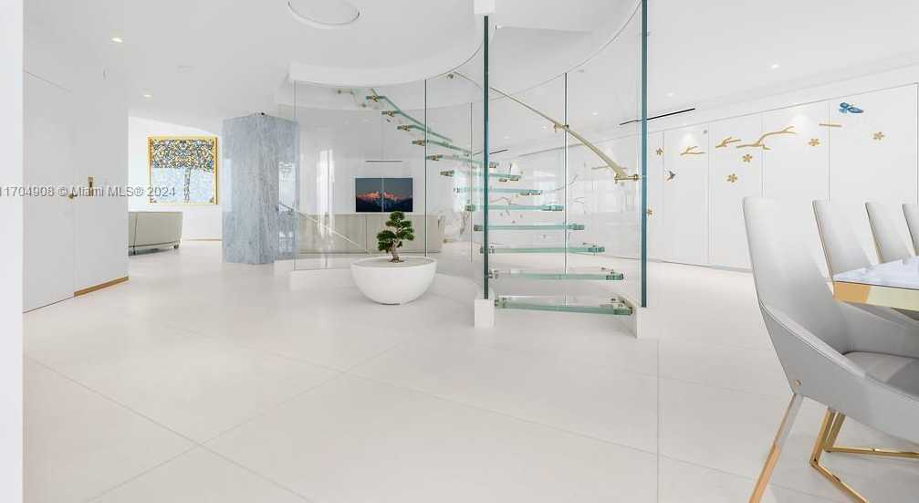 Small Image of 300 SOUTH POINTE DR #PH-5, Miami Beach Number 14