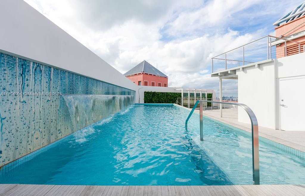 Small Image of 300 SOUTH POINTE DR #PH-5, Miami Beach Number 19