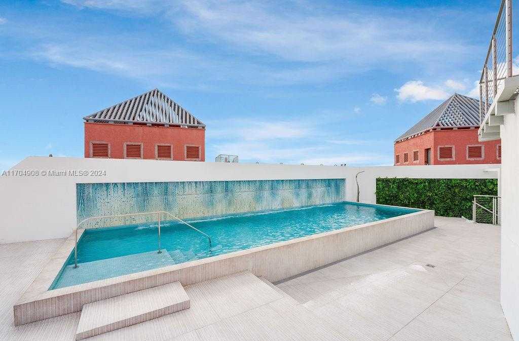 Small Image of 300 SOUTH POINTE DR #PH-5, Miami Beach Number 20