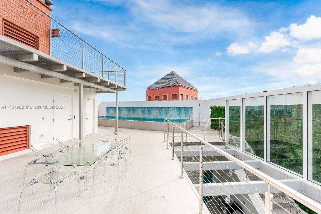 Small Image of 300 SOUTH POINTE DR #PH-5, Miami Beach Number 23