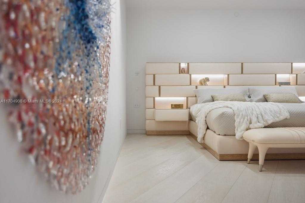 Small Image of 300 SOUTH POINTE DR #PH-5, Miami Beach Number 27