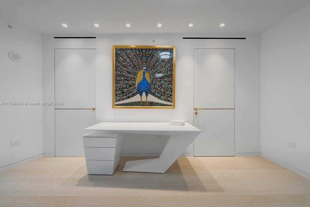 Small Image of 300 SOUTH POINTE DR #PH-5, Miami Beach Number 35