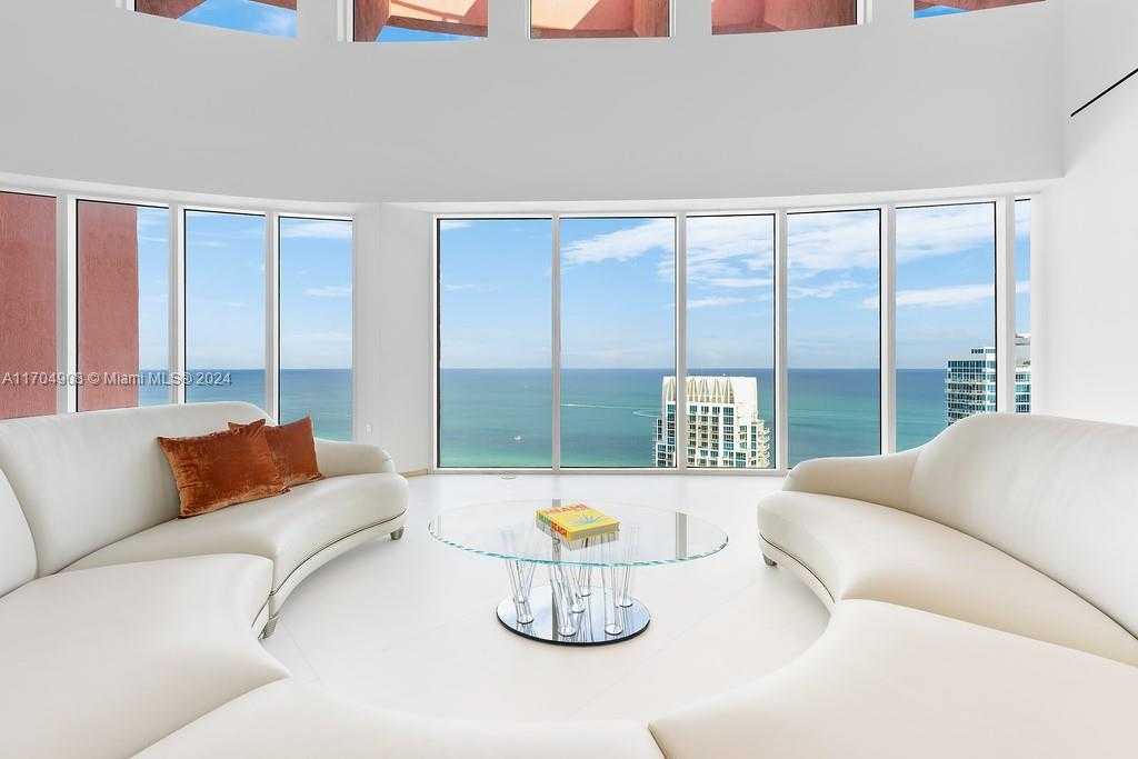Small Image of 300 SOUTH POINTE DR #PH-5, Miami Beach Number 4