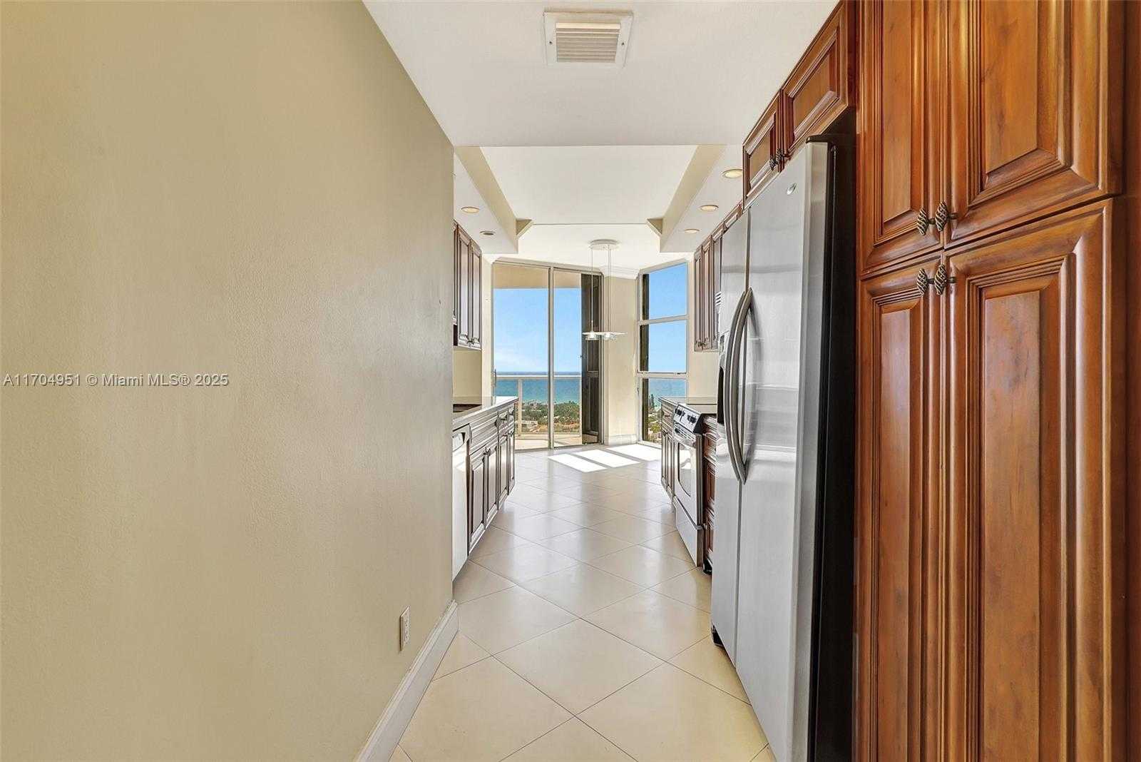 Small Image of 20281 EAST COUNTRY CLUB DR #2104, Aventura Number 22