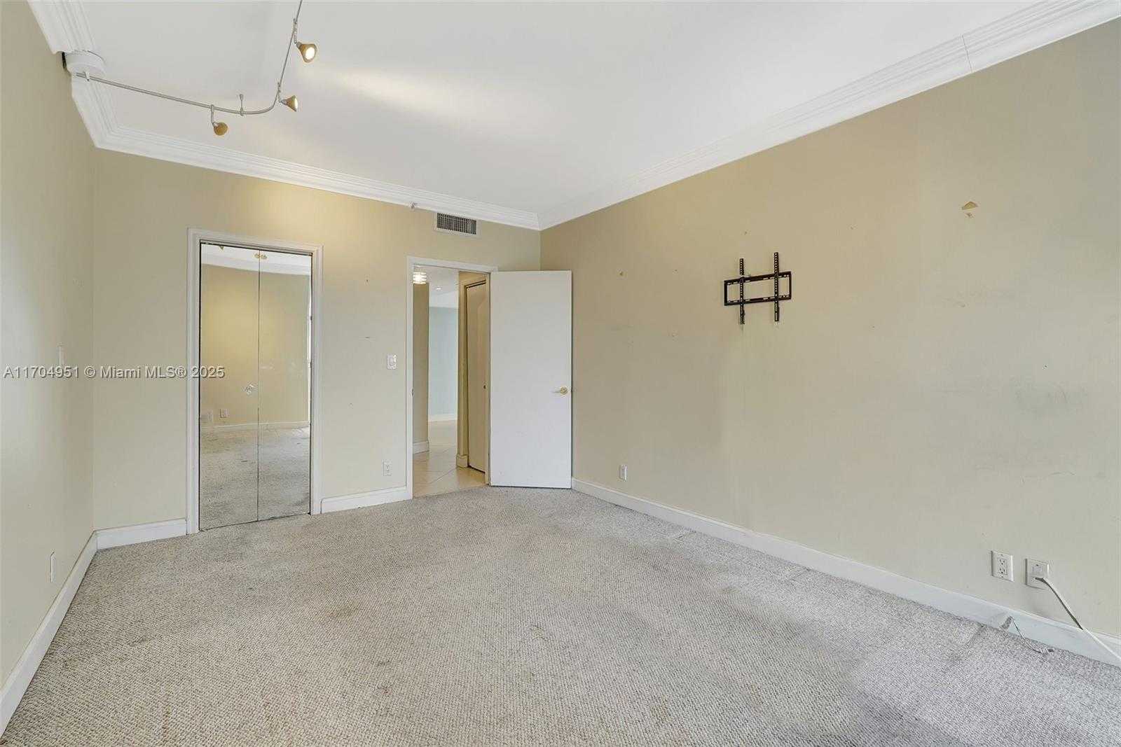 Small Image of 20281 EAST COUNTRY CLUB DR #2104, Aventura Number 47