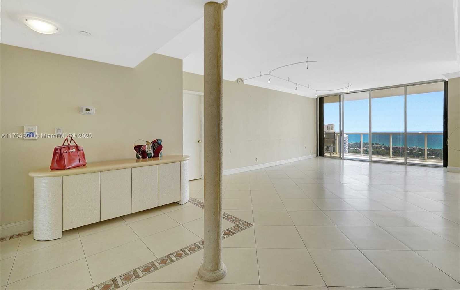 Small Image of 20281 EAST COUNTRY CLUB DR #2104, Aventura Number 7