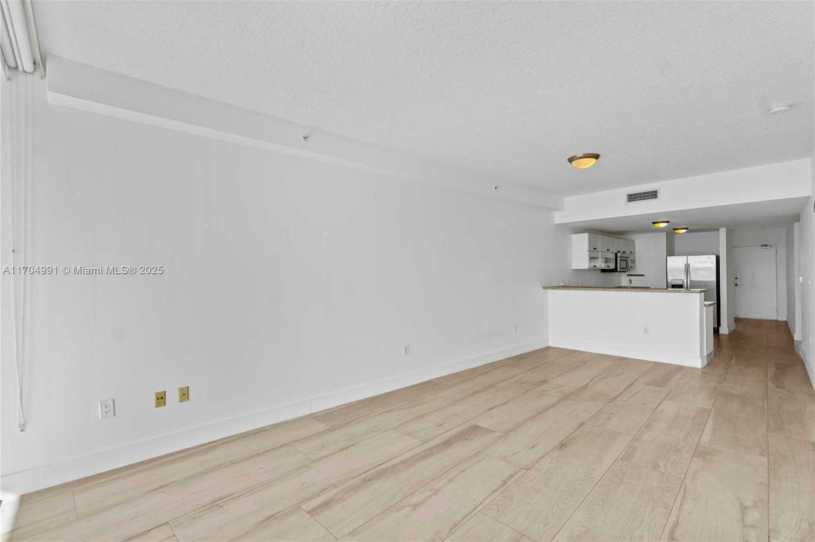 Small Image of 6580 INDIAN CREEK DR #406, Miami Beach Number 10