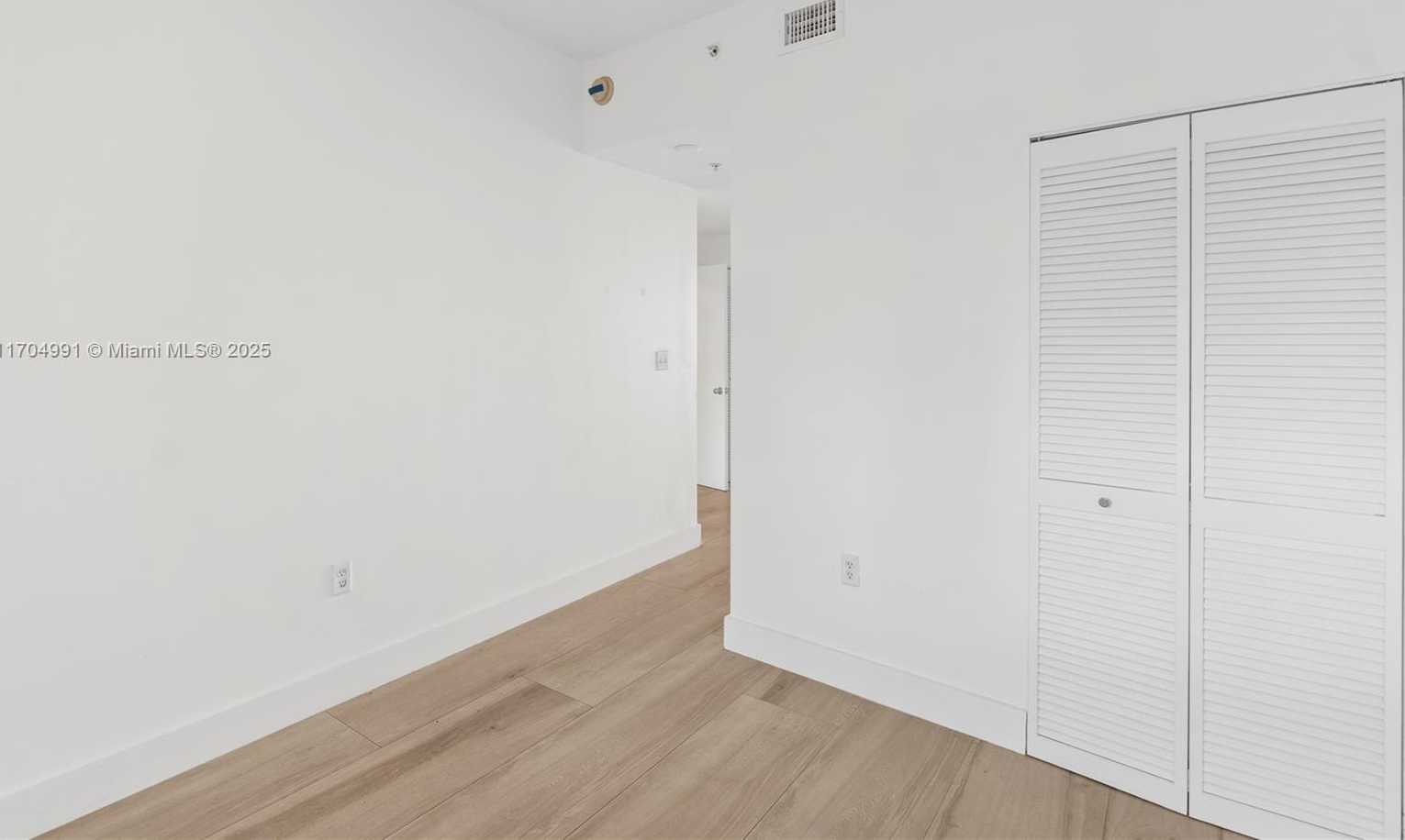Small Image of 6580 INDIAN CREEK DR #406, Miami Beach Number 16
