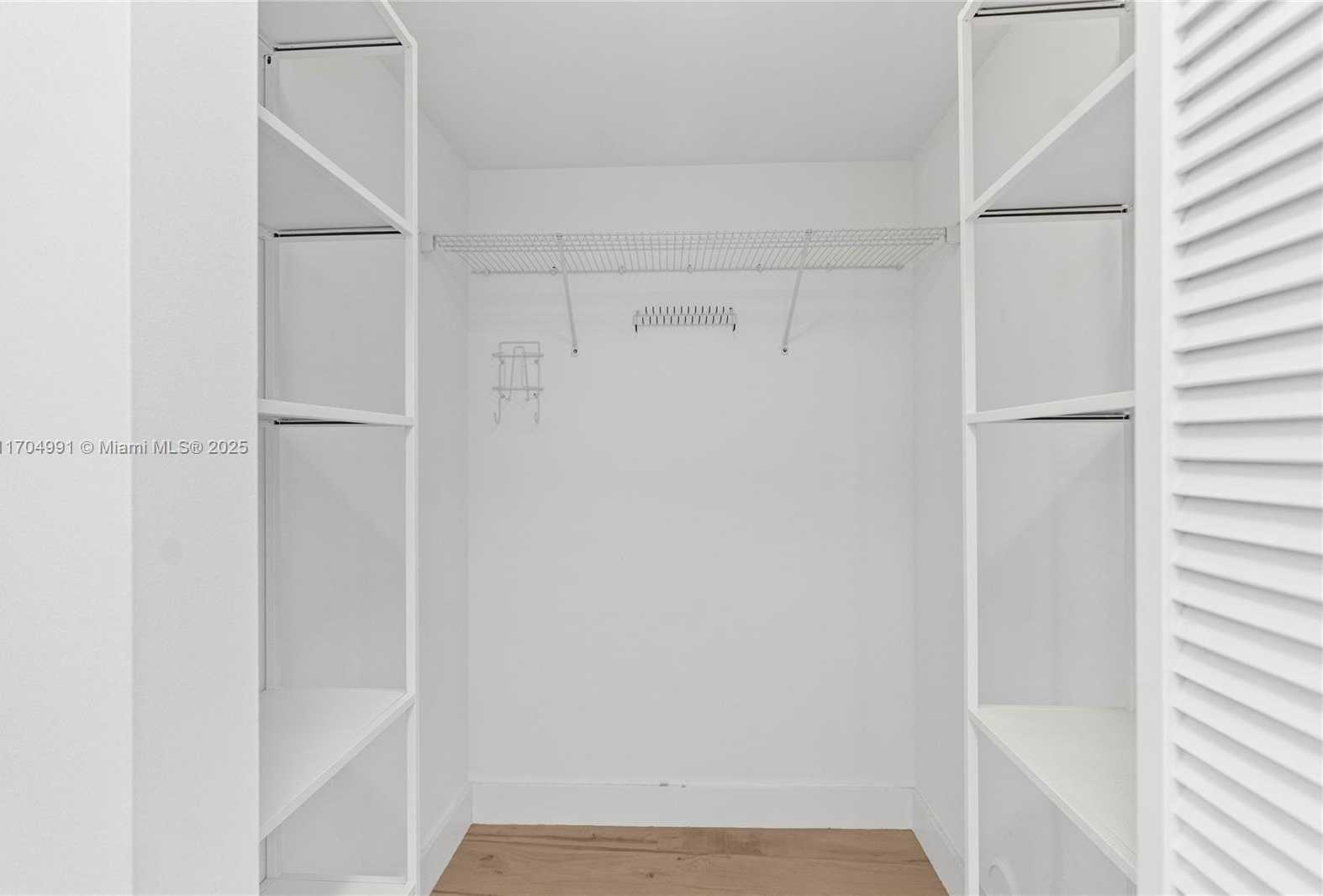 Small Image of 6580 INDIAN CREEK DR #406, Miami Beach Number 27