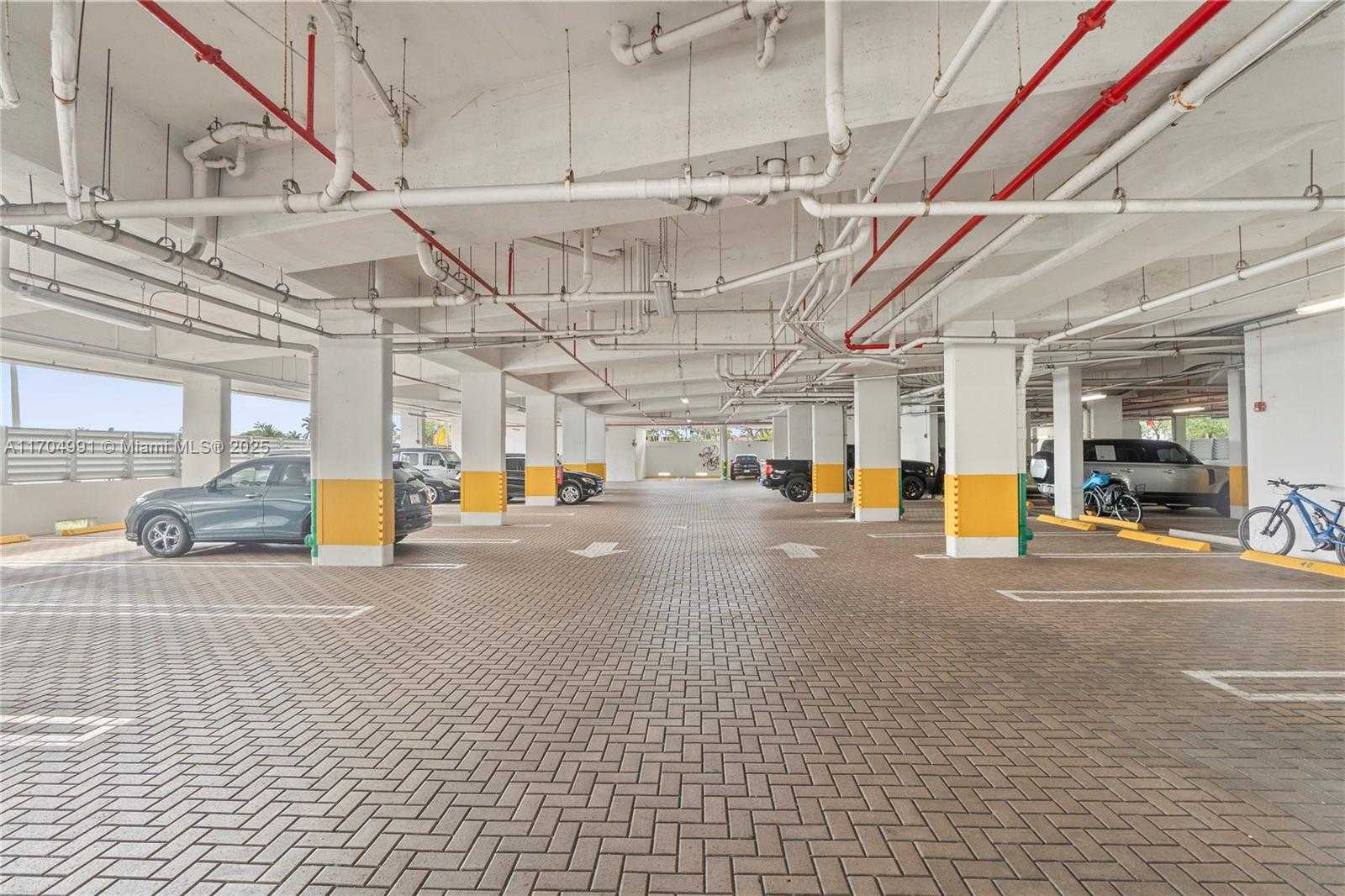 Small Image of 6580 INDIAN CREEK DR #406, Miami Beach Number 43