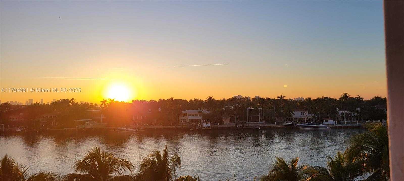 Small Image of 6580 INDIAN CREEK DR #406, Miami Beach Number 53