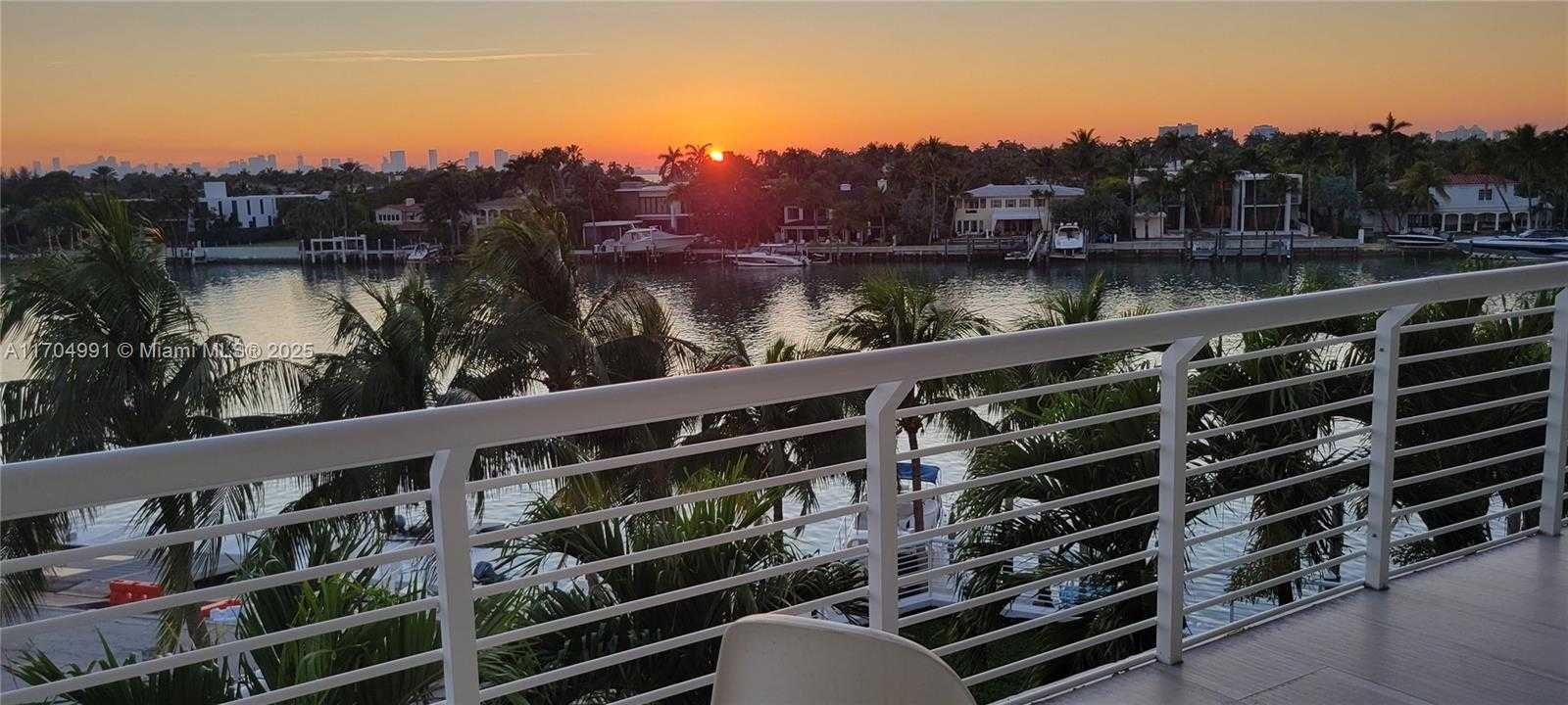 Small Image of 6580 INDIAN CREEK DR #406, Miami Beach Number 56