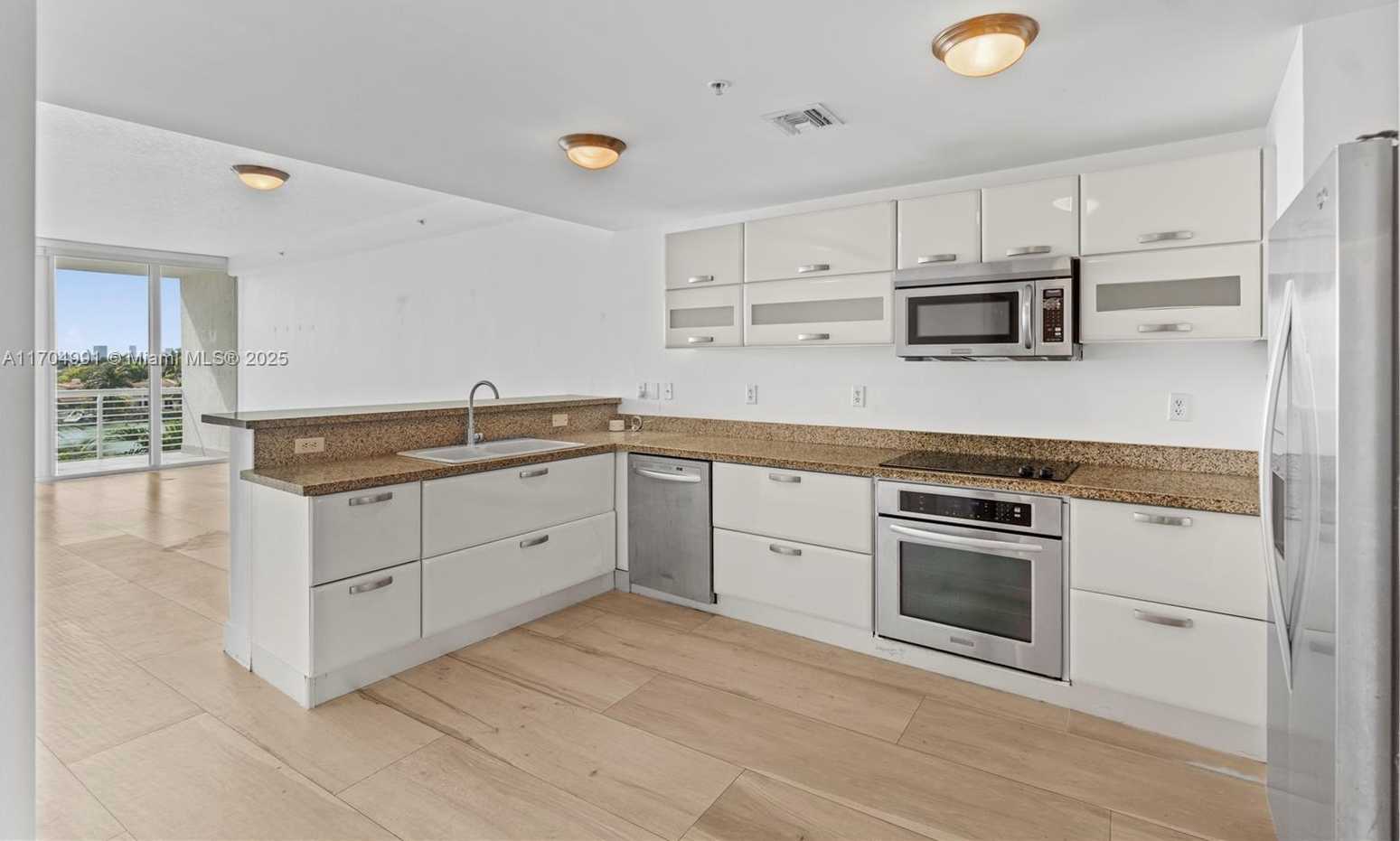 Small Image of 6580 INDIAN CREEK DR #406, Miami Beach Number 7