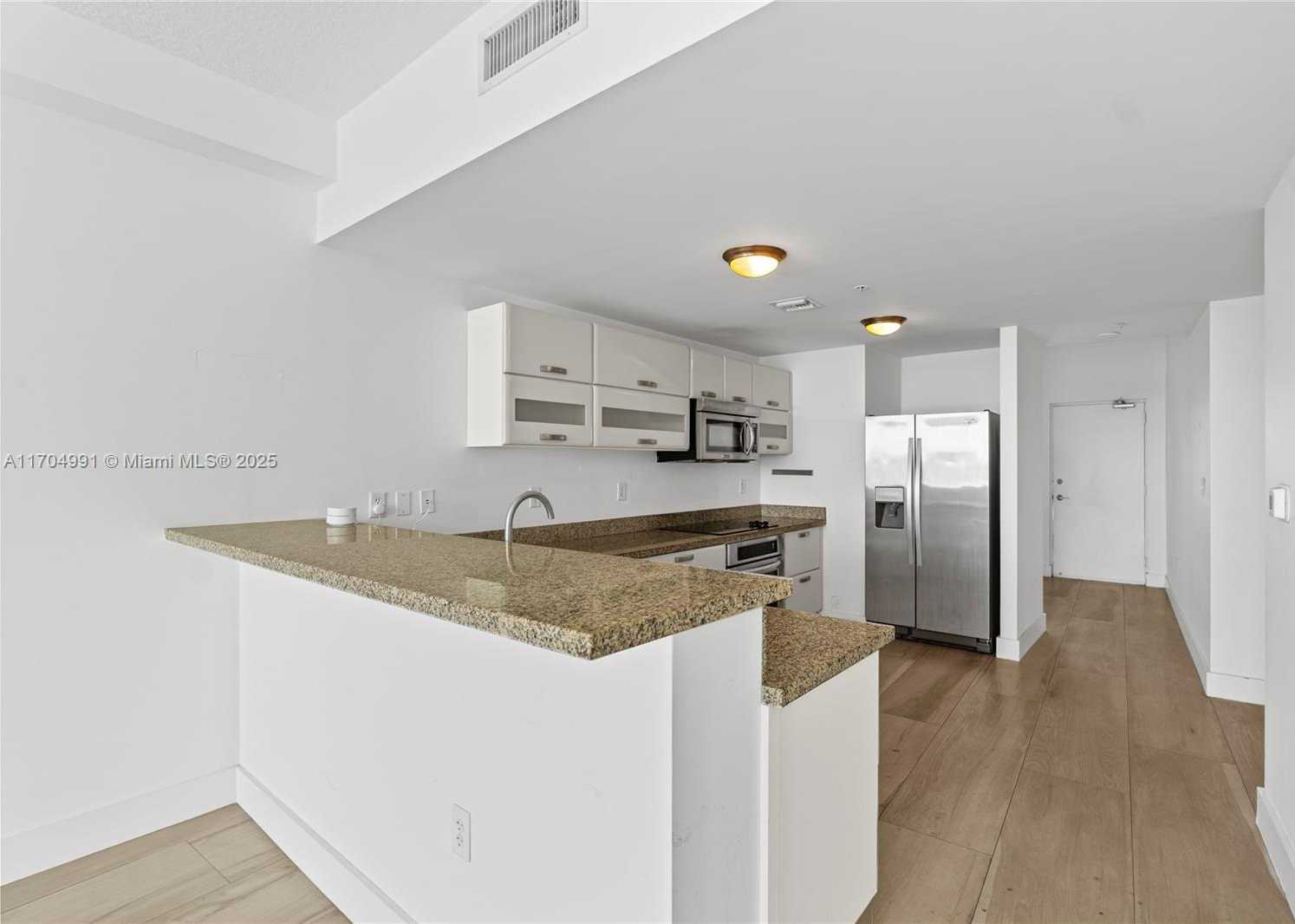 Small Image of 6580 INDIAN CREEK DR #406, Miami Beach Number 9