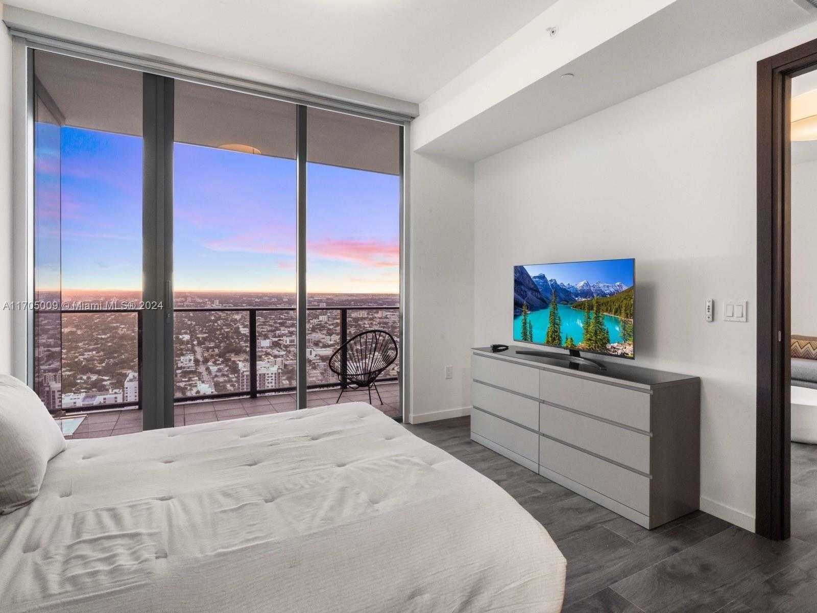 Small Image of 1000 BRICKELL PLZ #PH5706, Miami Number 14