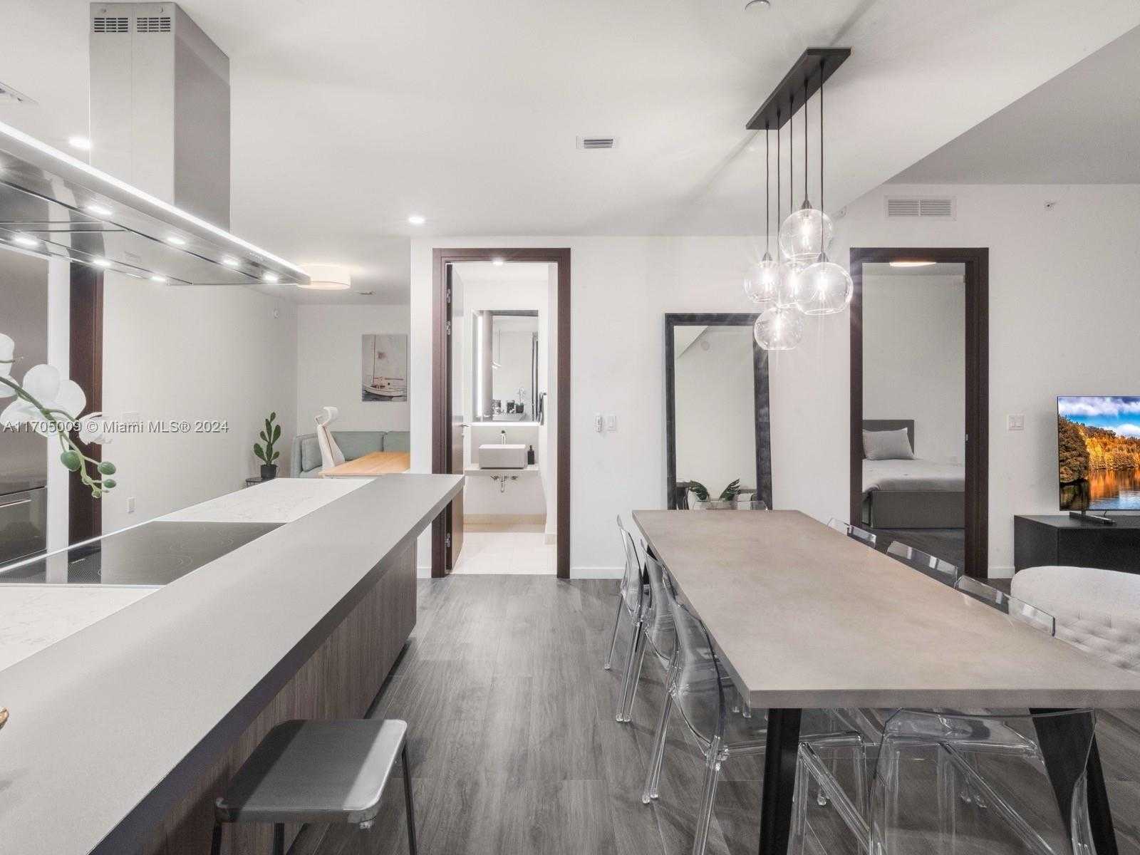 Small Image of 1000 BRICKELL PLZ #PH5706, Miami Number 6