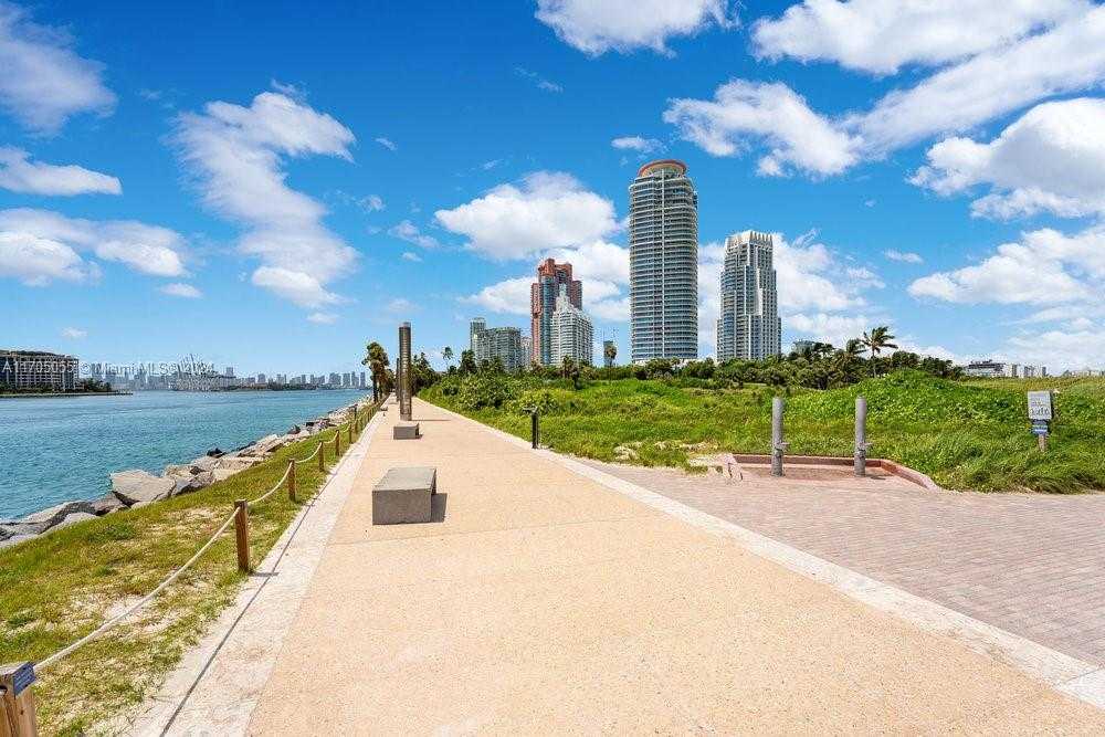 Small Image of 100 SOUTH POINTE DR #3601, Miami Beach Number 63